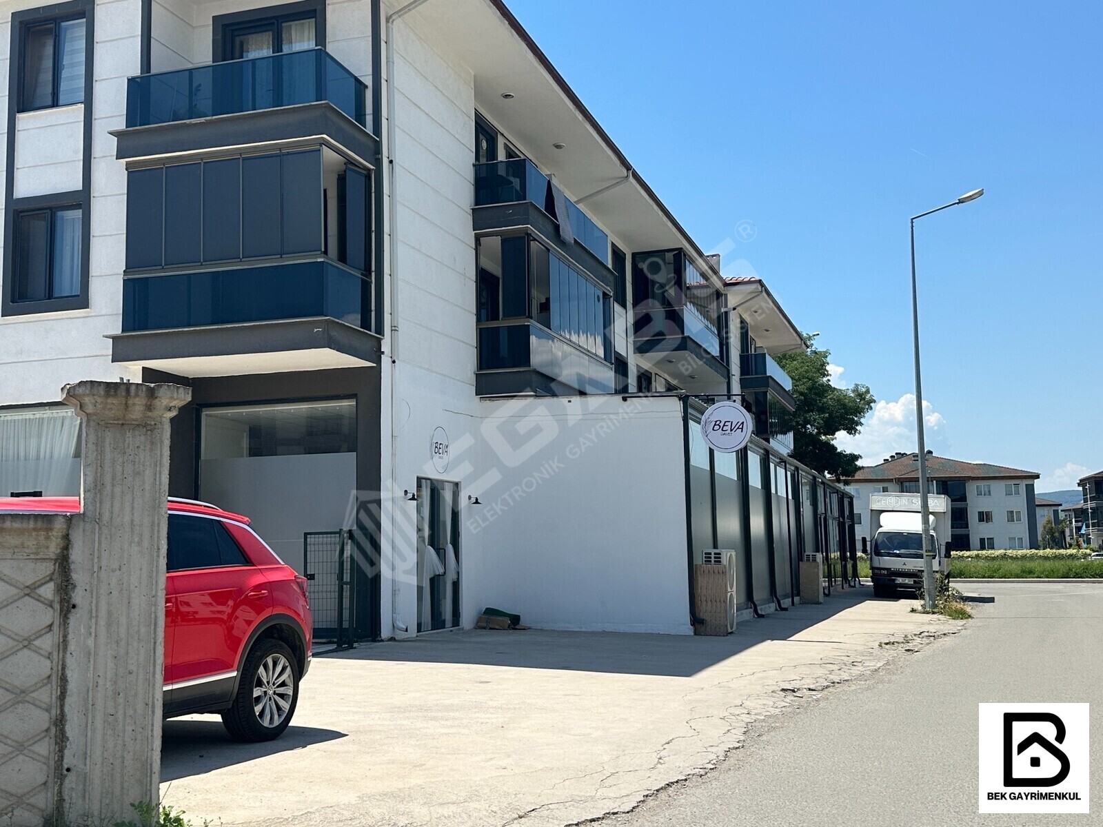 SERDİVAN YAZLIKTA 450 M2 KİRALIK İÇİ SIFIR MASRAFSIZ DÜKKAN - 3