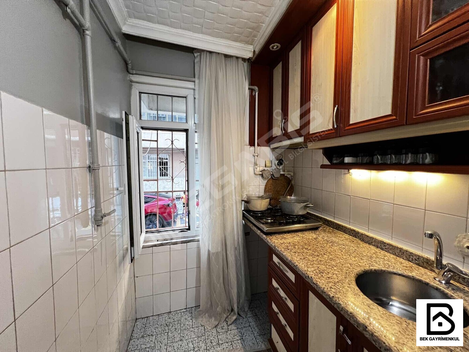 OTOBÜS DURAKLARI YAKINI SATILIK 1+1 70 M2 BALKONLU YÜKSEK GİRİŞ - 14
