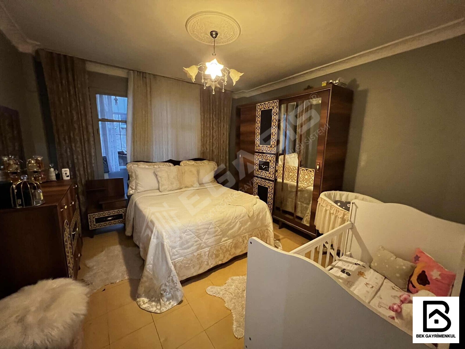 OTOBÜS DURAKLARI YAKINI SATILIK 1+1 70 M2 BALKONLU YÜKSEK GİRİŞ - 2