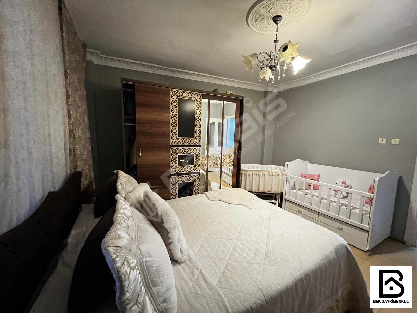 OTOBÜS DURAKLARI YAKINI SATILIK 1+1 70 M2 BALKONLU YÜKSEK GİRİŞ - 5