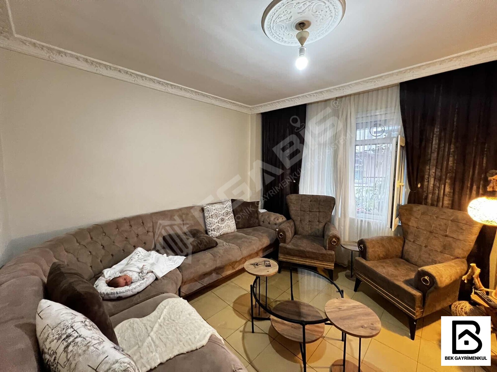 OTOBÜS DURAKLARI YAKINI SATILIK 1+1 70 M2 BALKONLU YÜKSEK GİRİŞ - 9