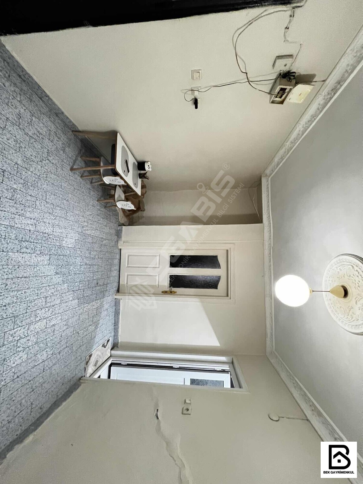 OTOBÜS DURAKLARI YAKINI SATILIK 1+1 70 M2 BALKONLU YÜKSEK GİRİŞ - 15