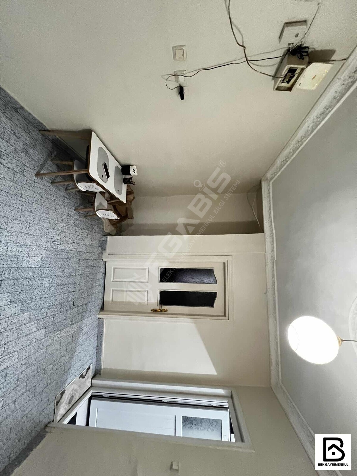 OTOBÜS DURAKLARI YAKINI SATILIK 1+1 70 M2 BALKONLU YÜKSEK GİRİŞ - 16