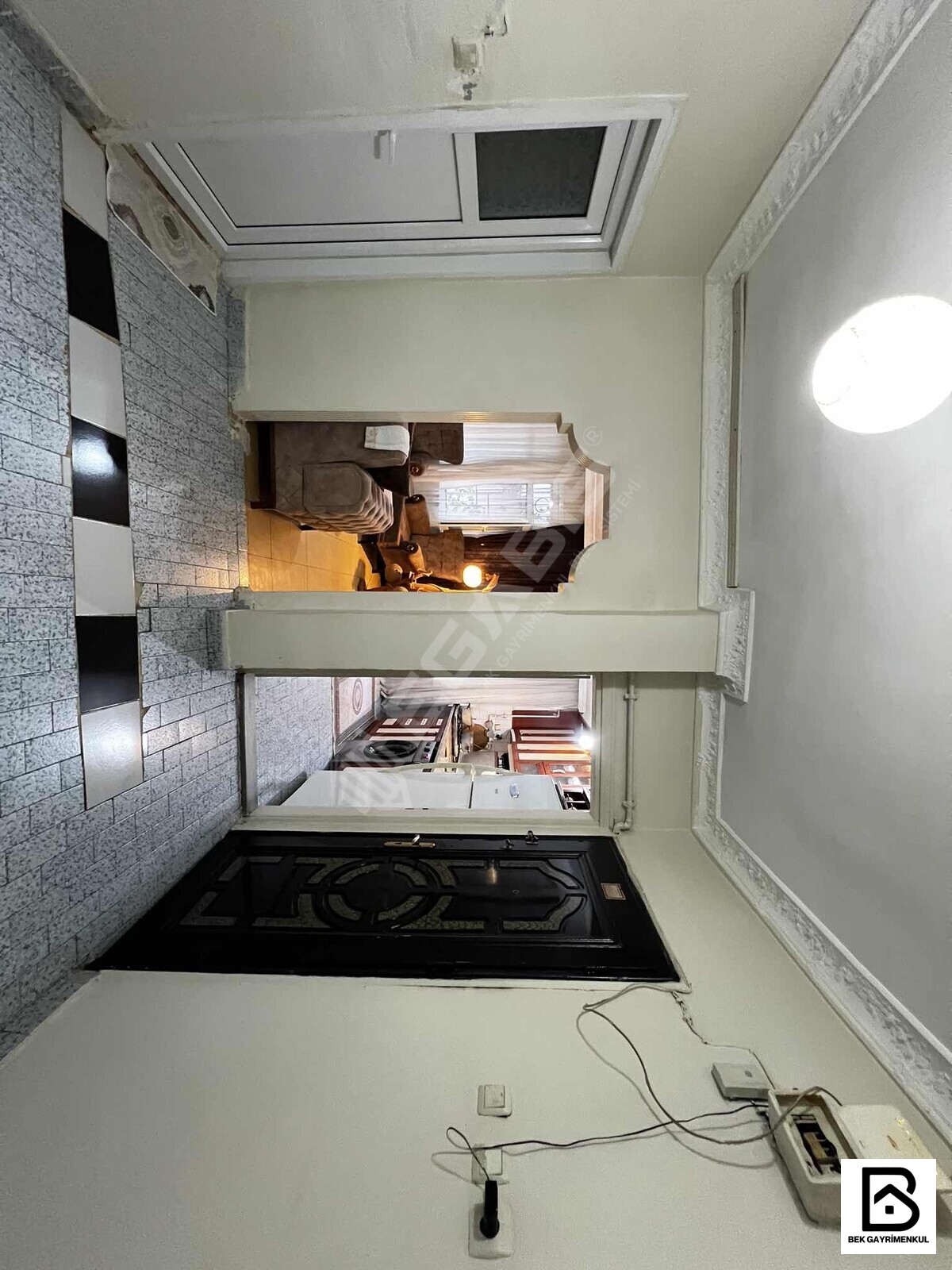 OTOBÜS DURAKLARI YAKINI SATILIK 1+1 70 M2 BALKONLU YÜKSEK GİRİŞ - 17