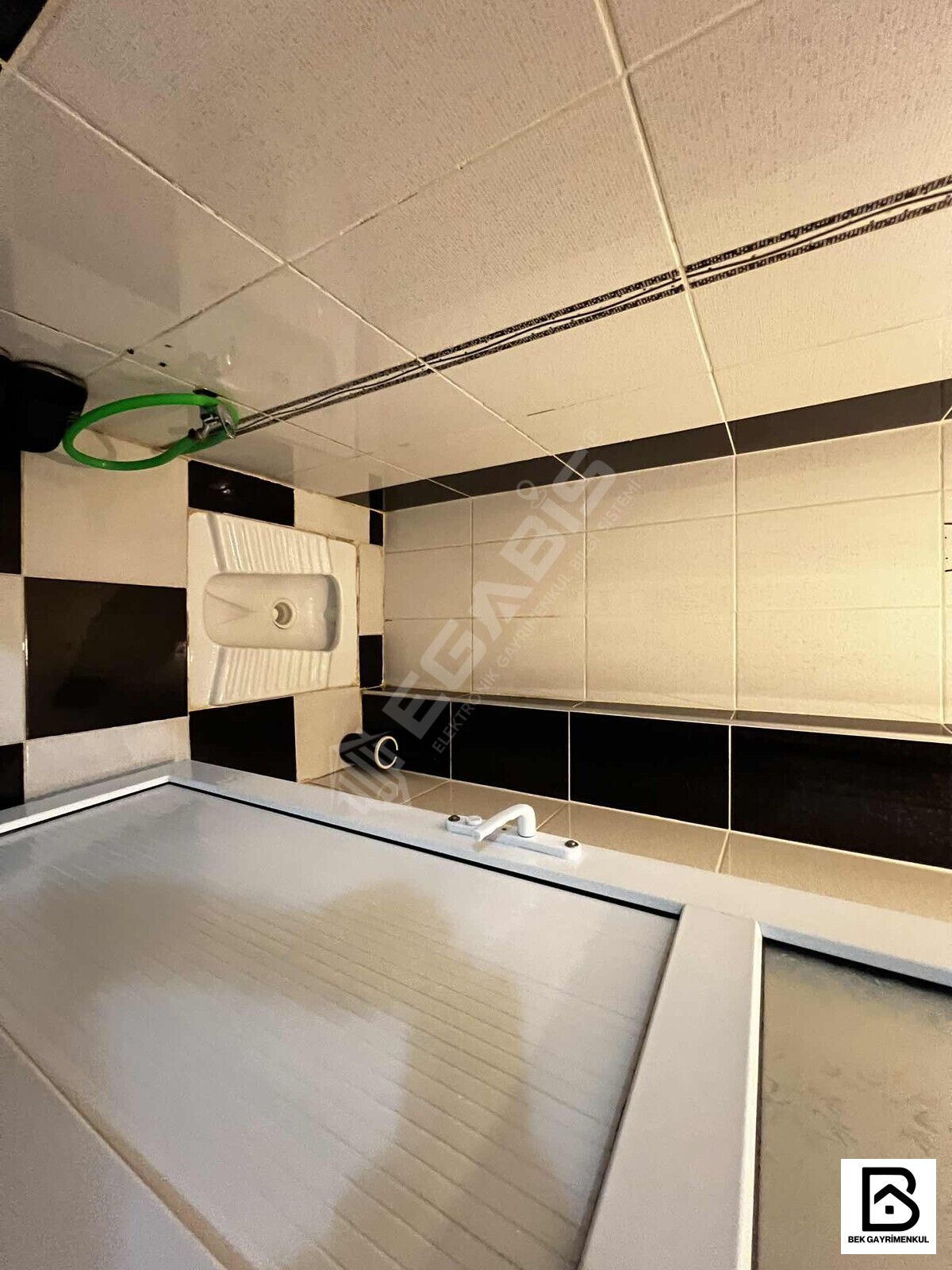 OTOBÜS DURAKLARI YAKINI SATILIK 1+1 70 M2 BALKONLU YÜKSEK GİRİŞ - 22