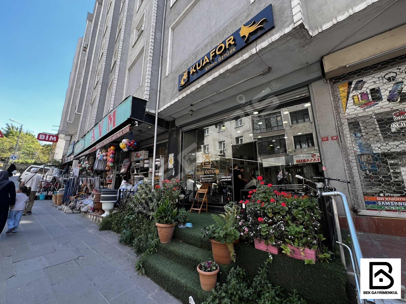 AYAZMA CAD. ÜZERİNDE SATILIK CEPHESİ GENİŞ 90 M2 A.KATLI DÜKKAN - 3