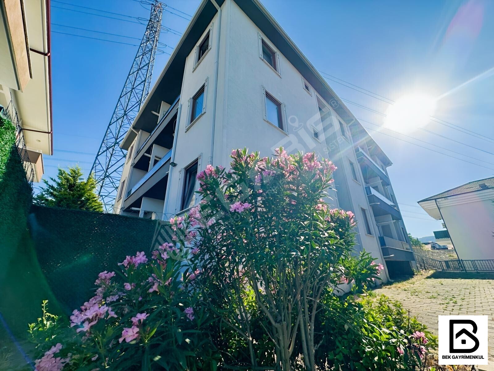 BEK GAYRİMENKULDEN TERCİH EDİLEN BÖLGE DE SATILIK 1+1 APART