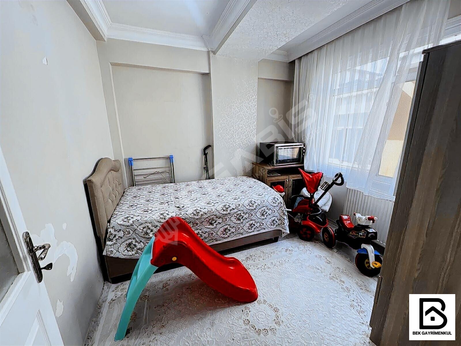 KİRALIK TEK DAİRE ÜZERİNE 3 CEPHESİ AÇIK 3+1 ASANSÖRLÜ BOŞ DAİRE - 26
