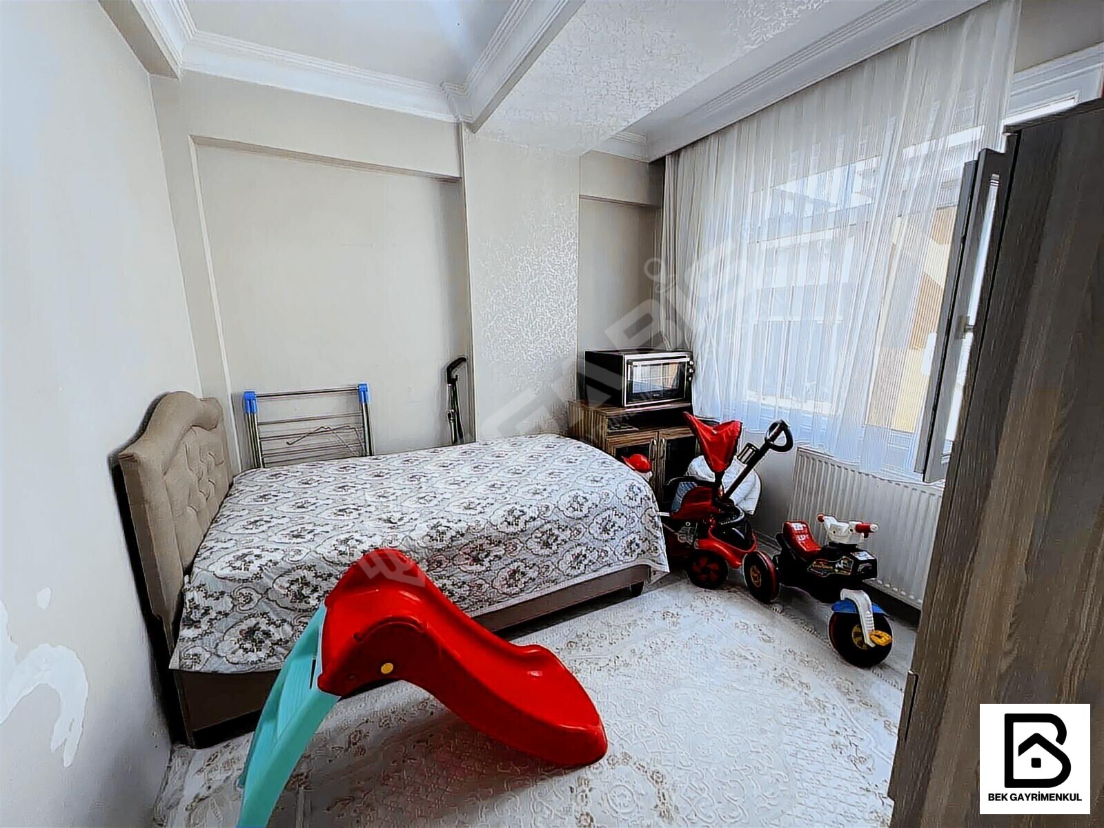 KİRALIK TEK DAİRE ÜZERİNE 3 CEPHESİ AÇIK 3+1 ASANSÖRLÜ BOŞ DAİRE - 27