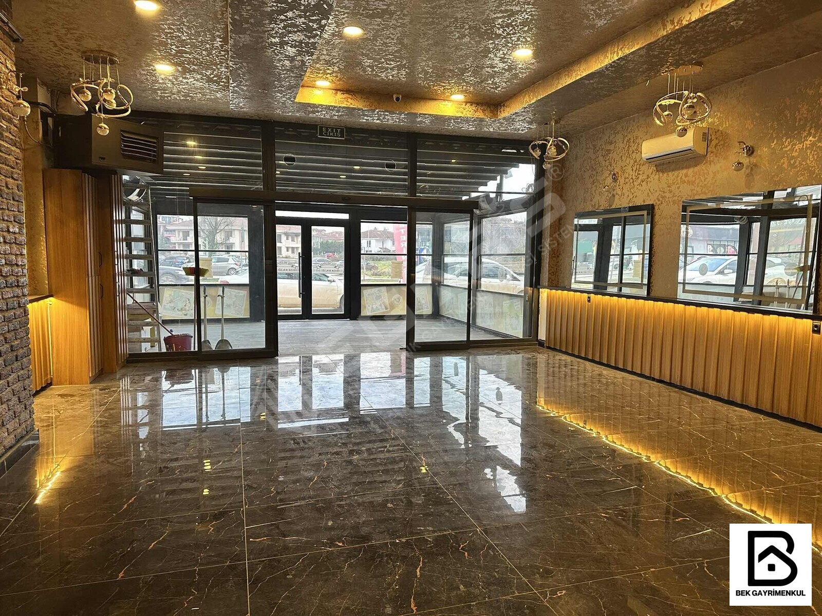 SERDİVANIN EN DEĞERLİ CADDESİNDE AVMNİN ÇAPRAZINDA 230 M2 DÜKKAN - 3