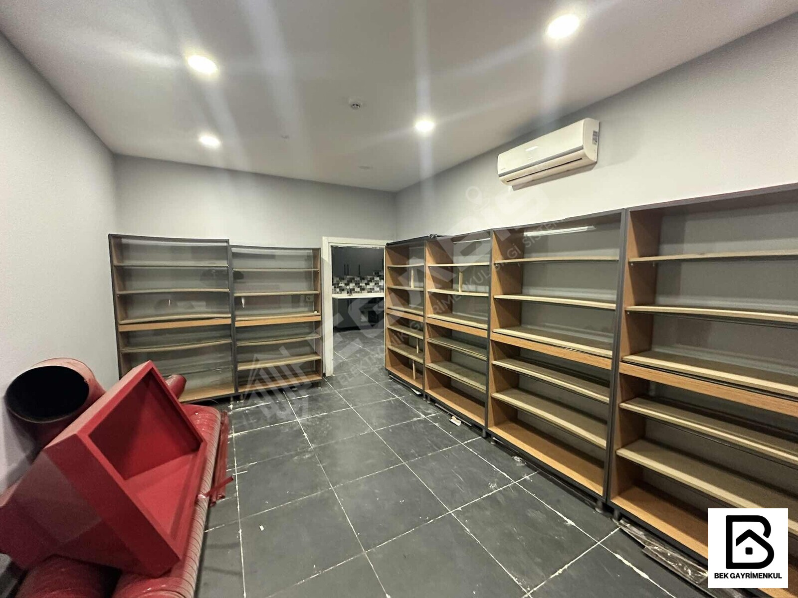 SERDİVANIN EN DEĞERLİ CADDESİNDE AVMNİN ÇAPRAZINDA 230 M2 DÜKKAN - 16