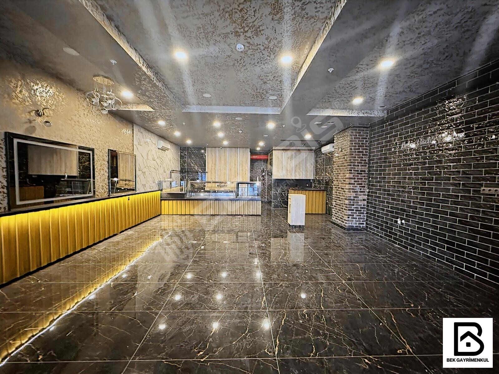 AVM CADDESİNDE HER ŞEYİ TAM VE HAZIR 230 M2 DÜKKAN - 2