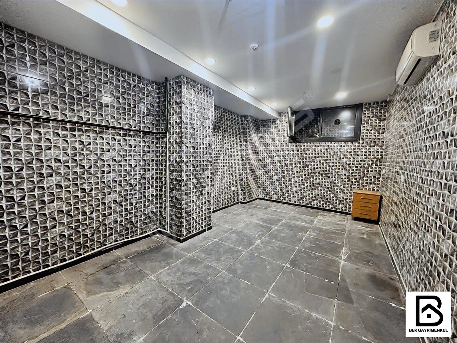 AVM CADDESİNDE HER ŞEYİ TAM VE HAZIR 230 M2 DÜKKAN - 16