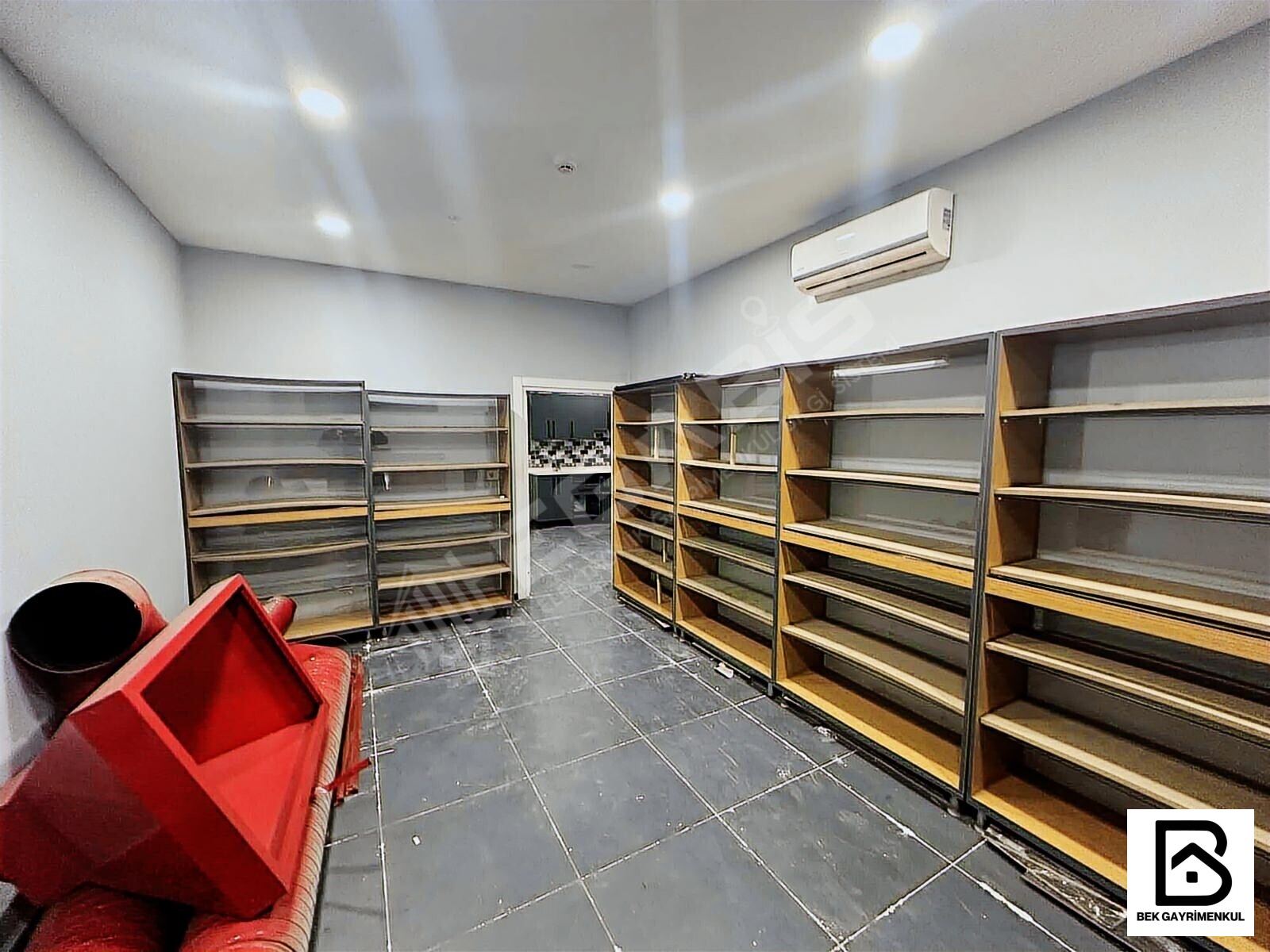 AVM CADDESİNDE HER ŞEYİ TAM VE HAZIR 230 M2 DÜKKAN - 18