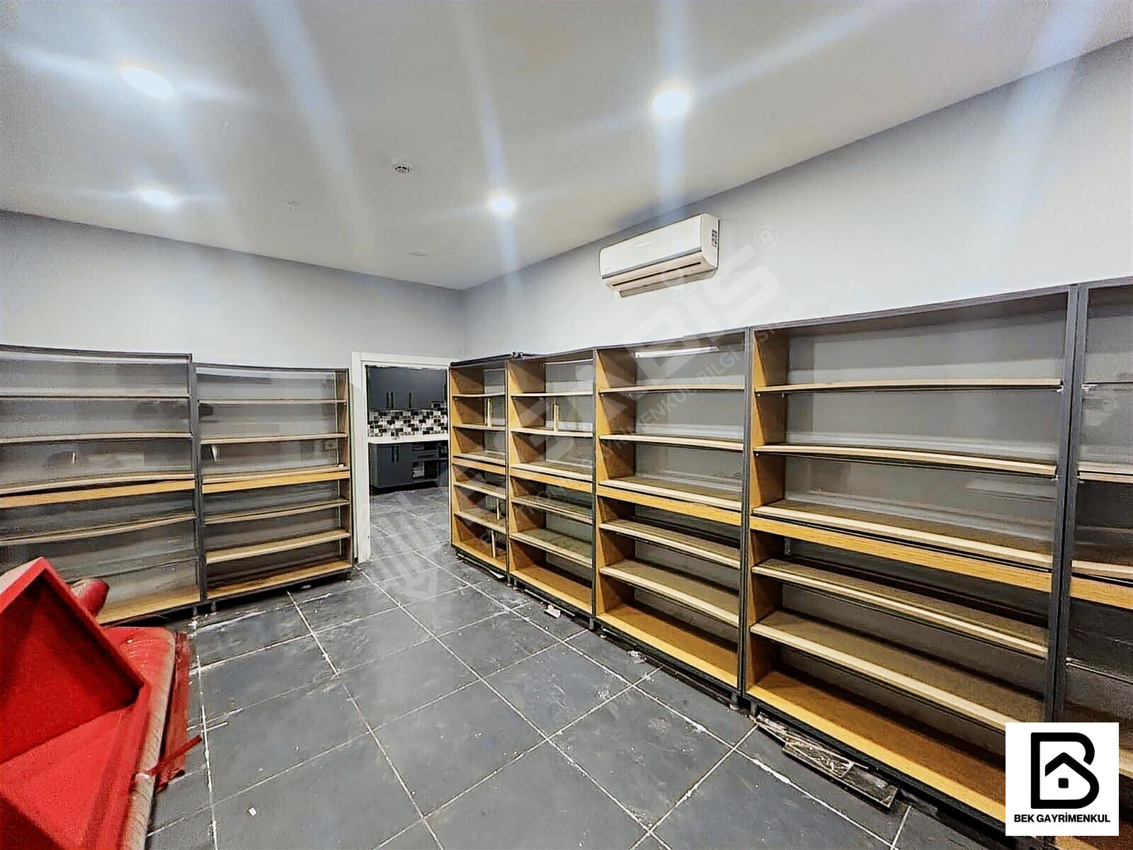 AVM CADDESİNDE HER ŞEYİ TAM VE HAZIR 230 M2 DÜKKAN - 19