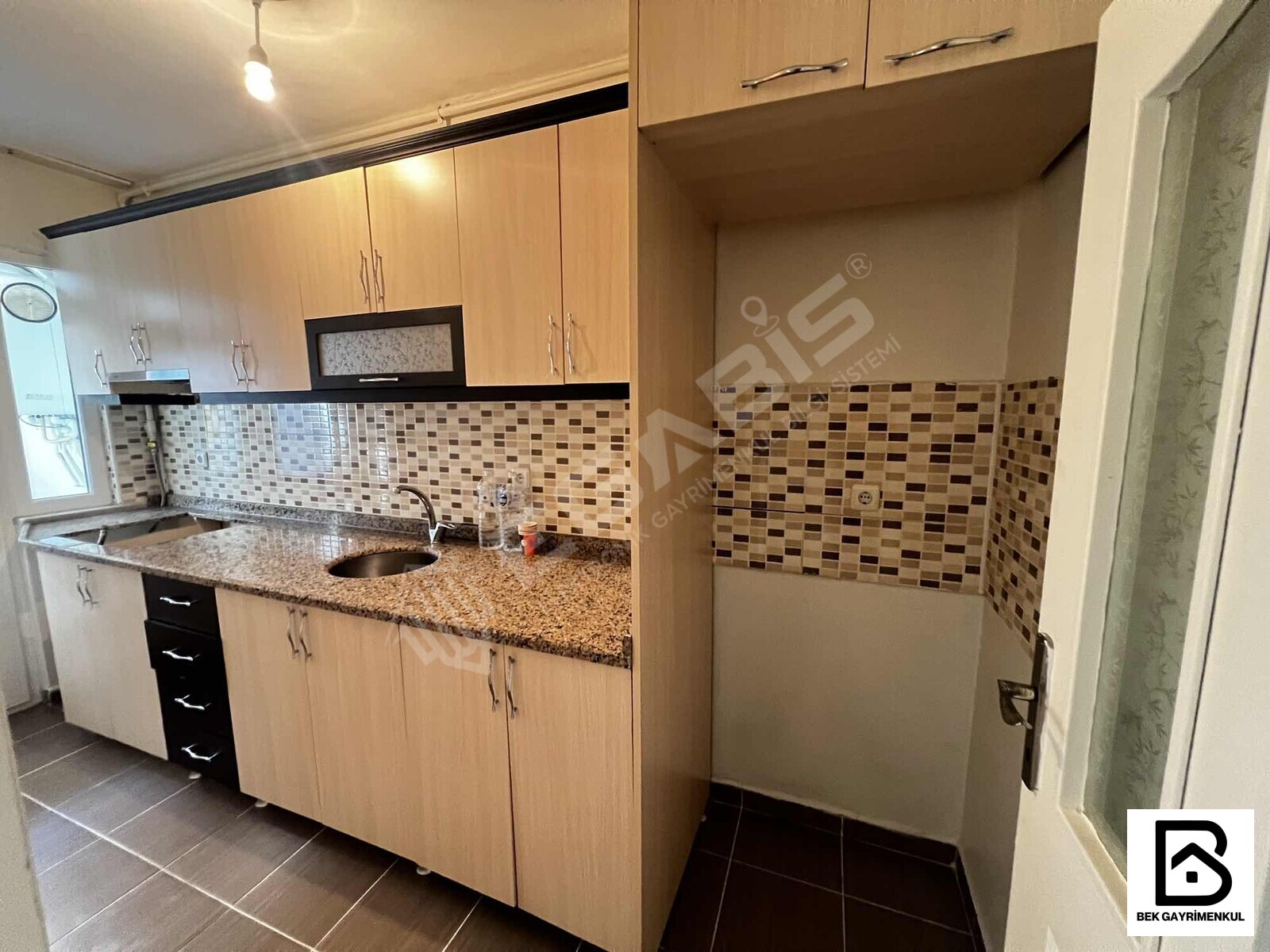 MERKEZİ KONUMDA KİRALIK 2+1 80 M2 1.KAT BALKONLU 12 YILLIK - 4