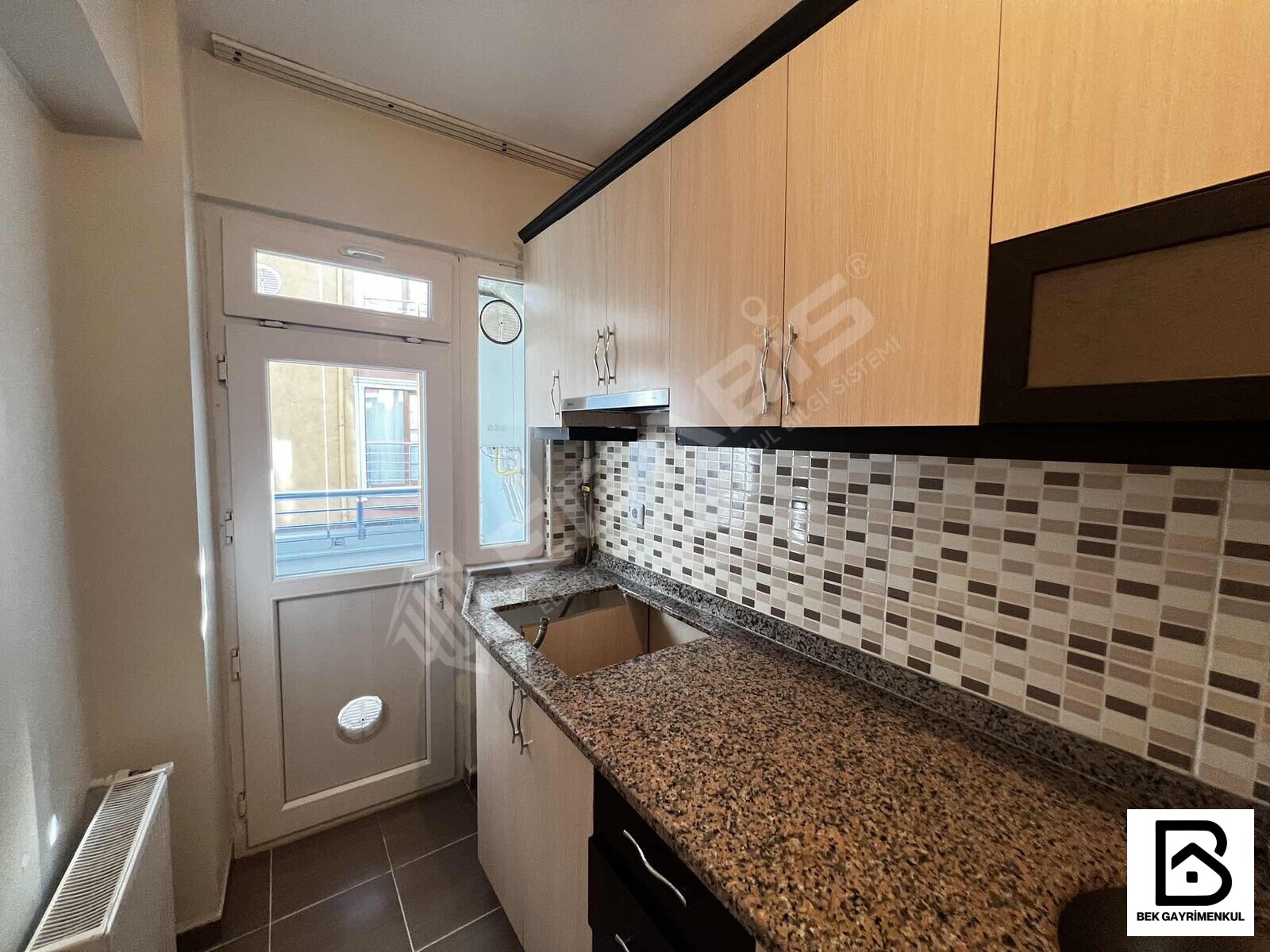 MERKEZİ KONUMDA KİRALIK 2+1 80 M2 1.KAT BALKONLU 12 YILLIK - 7
