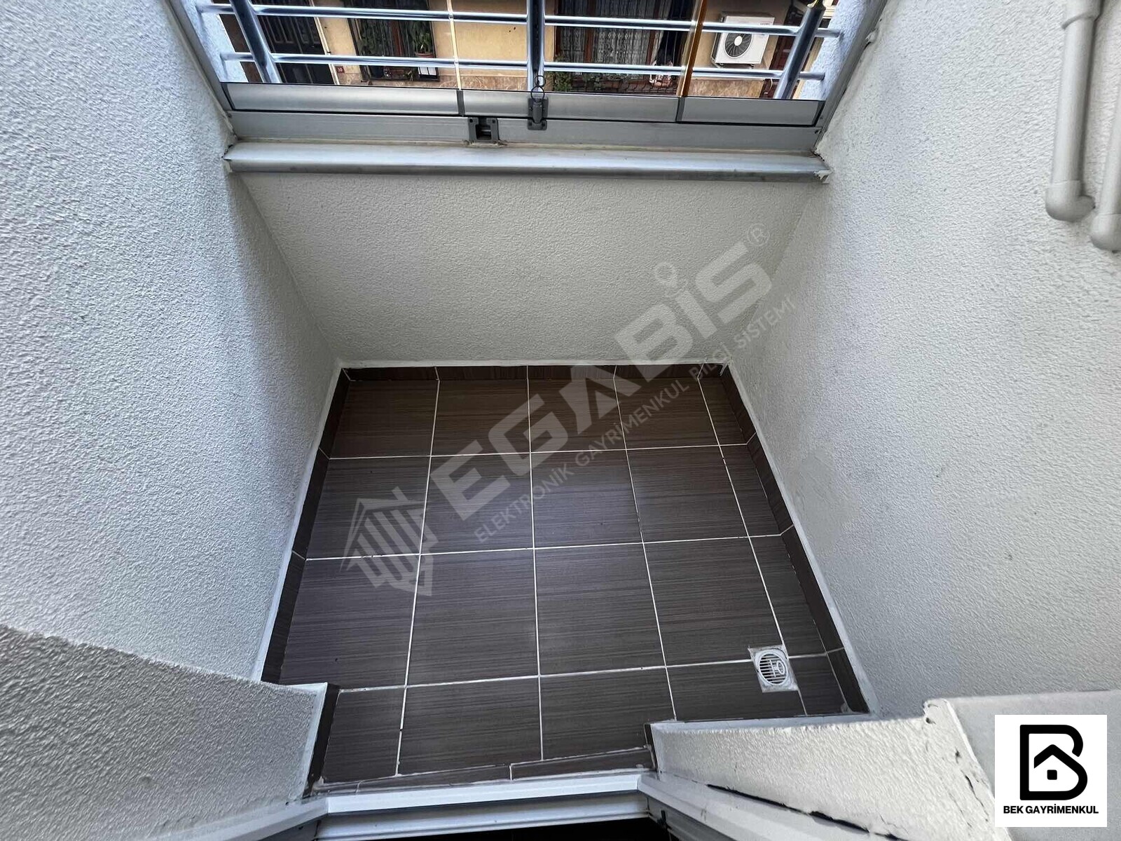 MERKEZİ KONUMDA KİRALIK 2+1 80 M2 1.KAT BALKONLU 12 YILLIK - 8