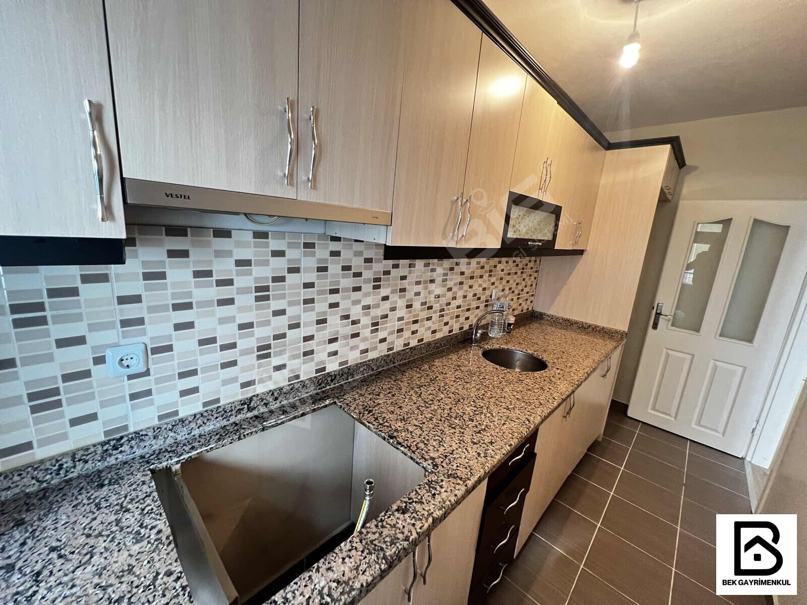 MERKEZİ KONUMDA KİRALIK 2+1 80 M2 1.KAT BALKONLU 12 YILLIK - 9