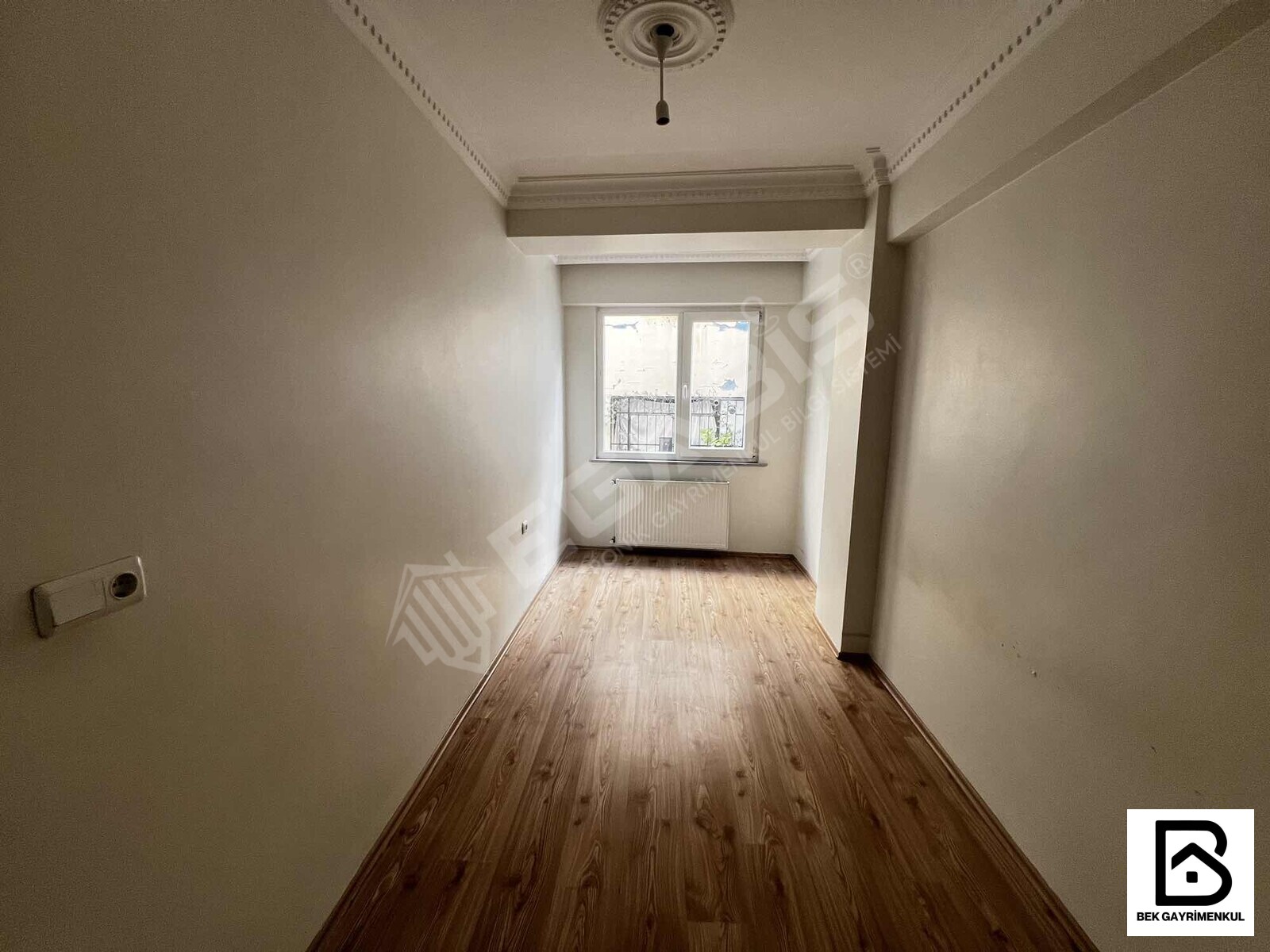 MERKEZİ KONUMDA KİRALIK 2+1 80 M2 1.KAT BALKONLU 12 YILLIK - 14