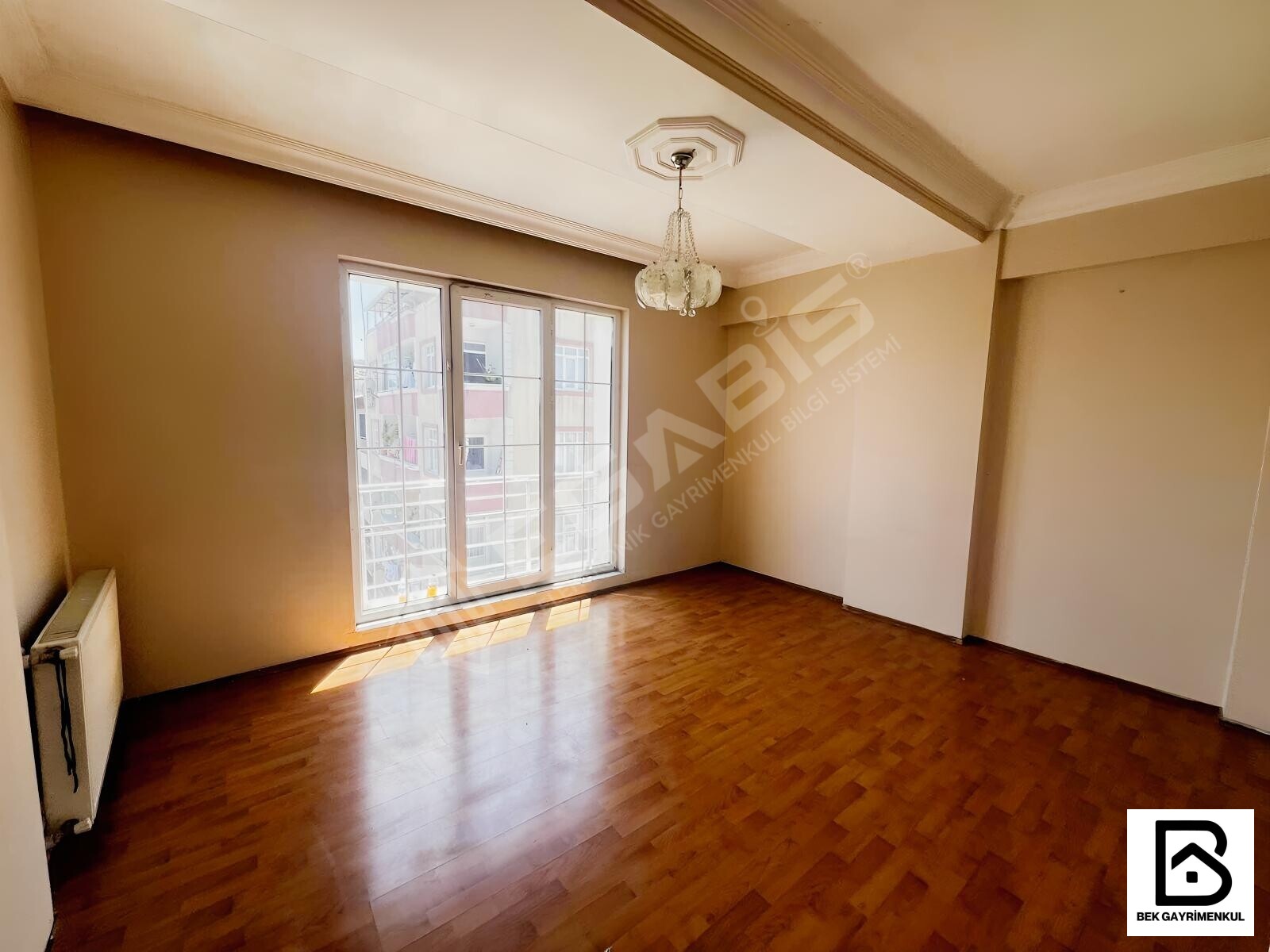 KİRALIK TEK DAİRE ÜZERİNE 3 CEPHESİ AÇIK 3+1 ASANSÖRLÜ BOŞ DAİRE