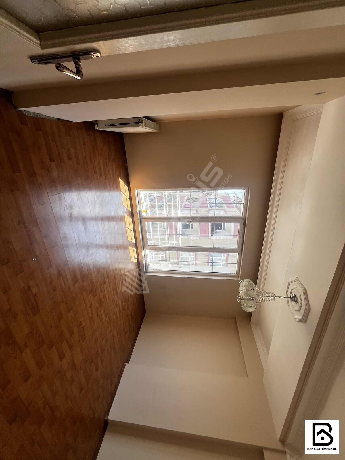 KİRALIK TEK DAİRE ÜZERİNE 3 CEPHESİ AÇIK 3+1 ASANSÖRLÜ BOŞ DAİRE - 3