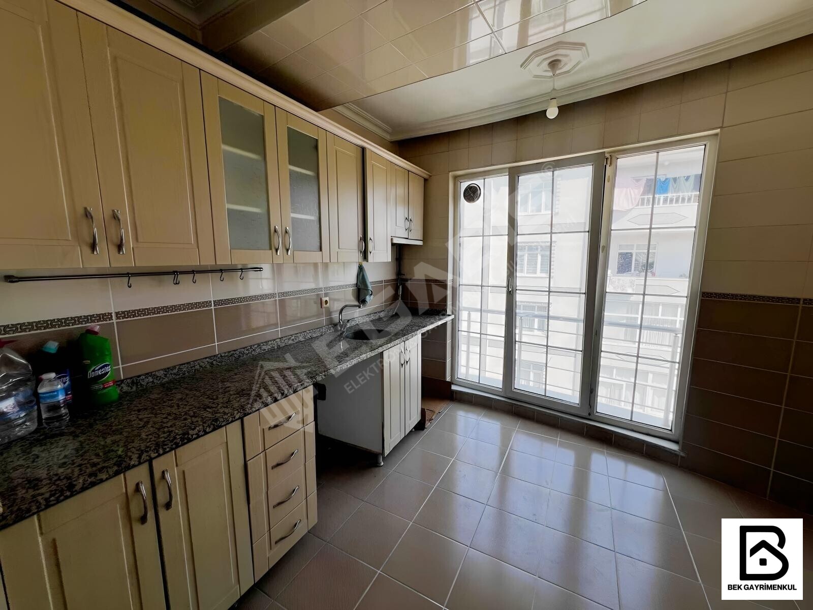 KİRALIK TEK DAİRE ÜZERİNE 3 CEPHESİ AÇIK 3+1 ASANSÖRLÜ BOŞ DAİRE - 7