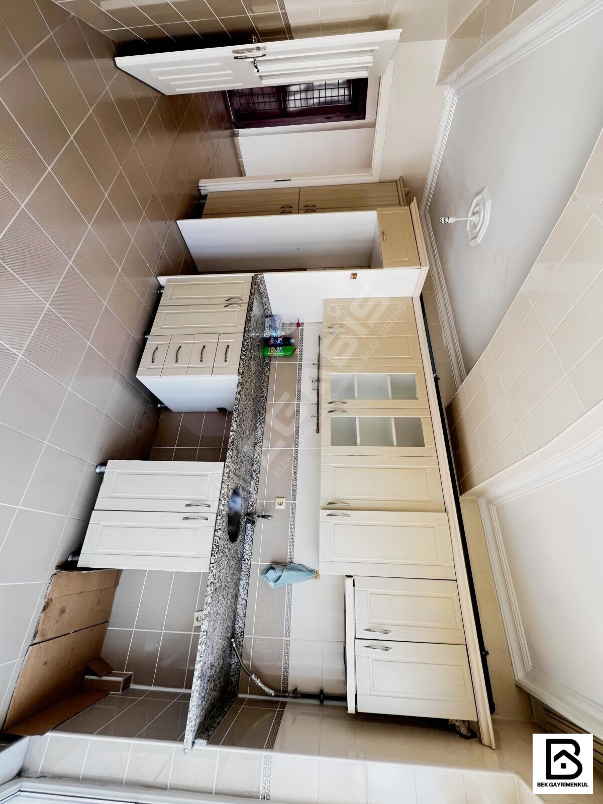 KİRALIK TEK DAİRE ÜZERİNE 3 CEPHESİ AÇIK 3+1 ASANSÖRLÜ BOŞ DAİRE - 9