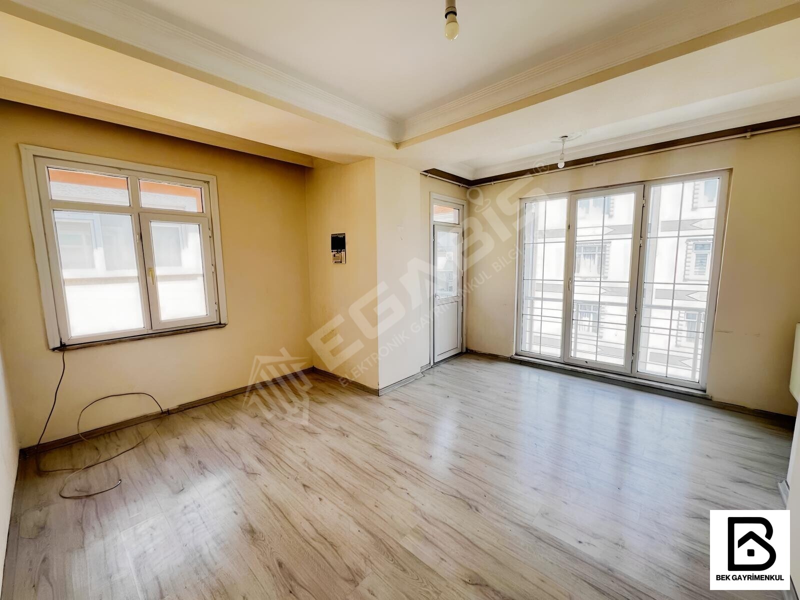 KİRALIK TEK DAİRE ÜZERİNE 3 CEPHESİ AÇIK 3+1 ASANSÖRLÜ BOŞ DAİRE - 19