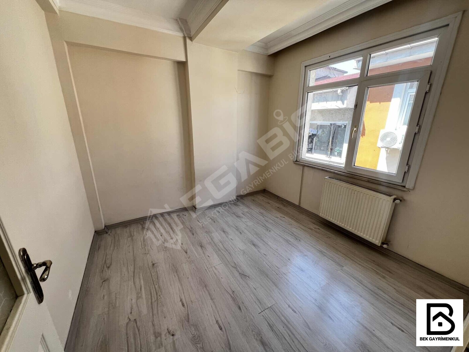 KİRALIK TEK DAİRE ÜZERİNE 3 CEPHESİ AÇIK 3+1 ASANSÖRLÜ BOŞ DAİRE - 25