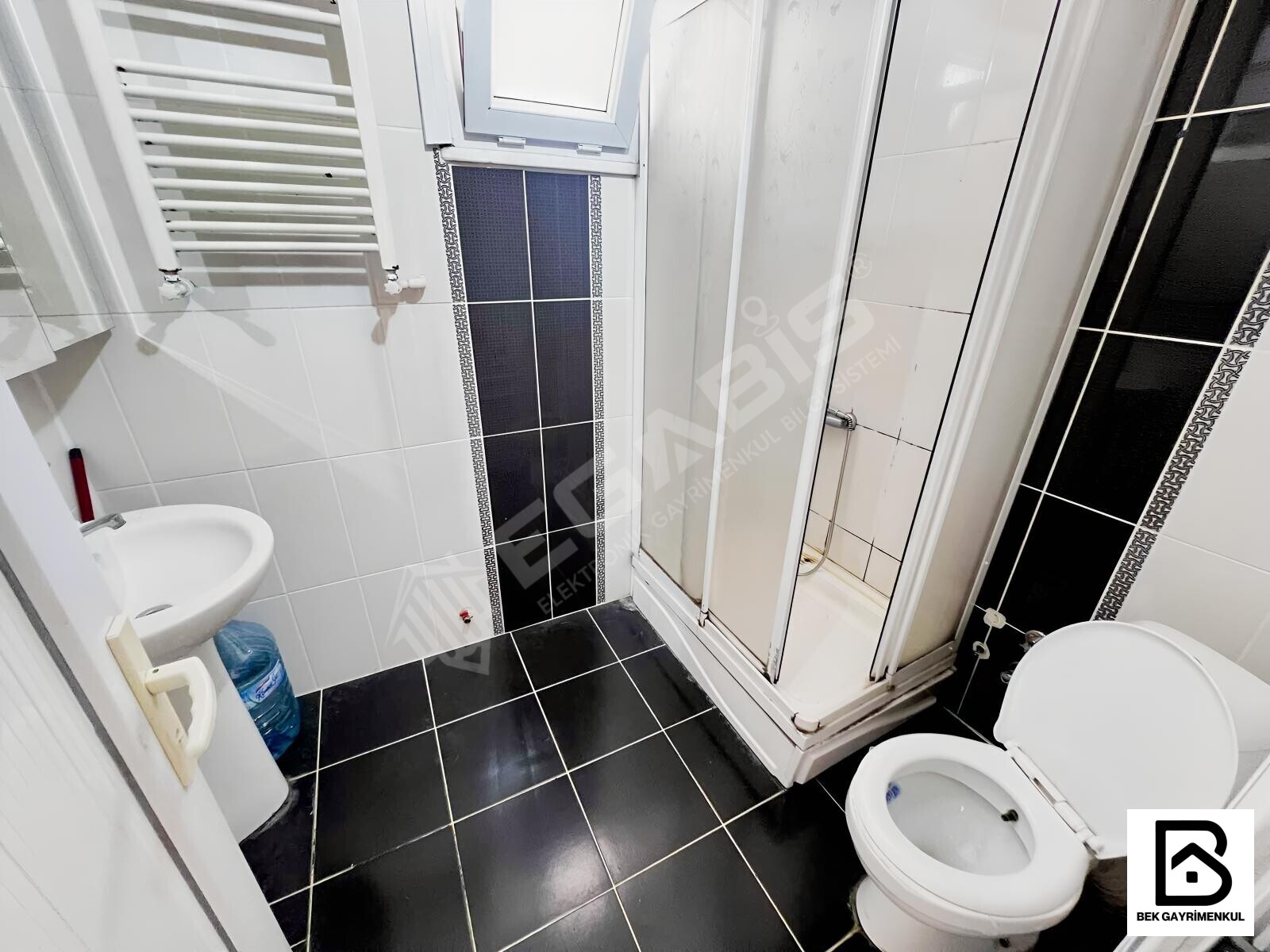KİRALIK TEK DAİRE ÜZERİNE 3 CEPHESİ AÇIK 3+1 ASANSÖRLÜ BOŞ DAİRE - 30