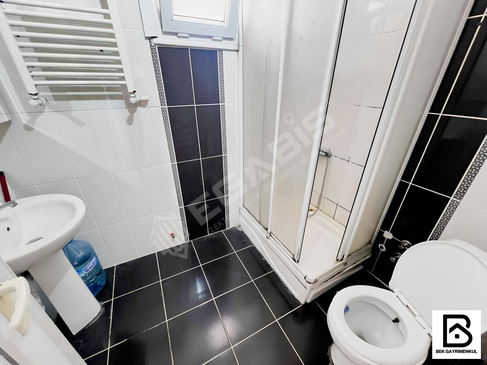 KİRALIK TEK DAİRE ÜZERİNE 3 CEPHESİ AÇIK 3+1 ASANSÖRLÜ BOŞ DAİRE - 31