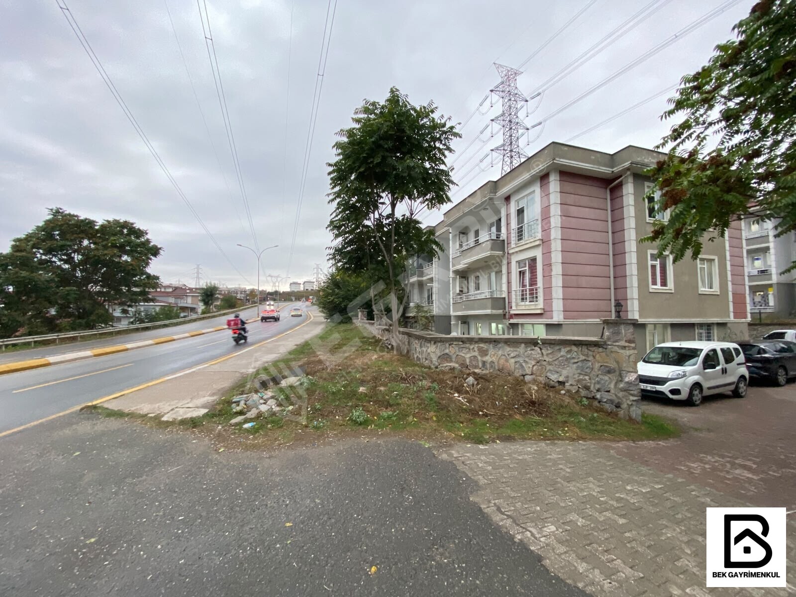 KAMPÜS BÖLGESİNDE İÇİ YENİLENEN EŞYALI FIRSAT APART
