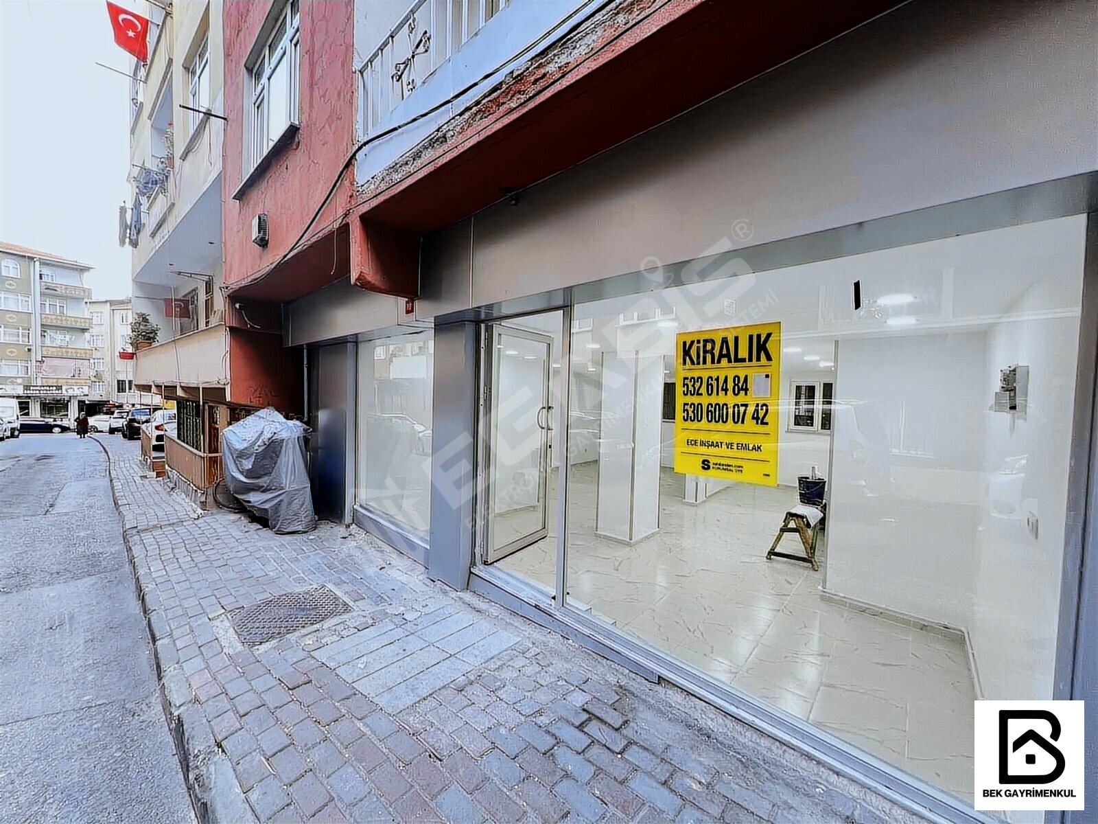 MERKEZİ KONUMDA KİRALIK 75 M2 CEPHESİ GENİŞ TERTEMİZ DÜKKAN - 2