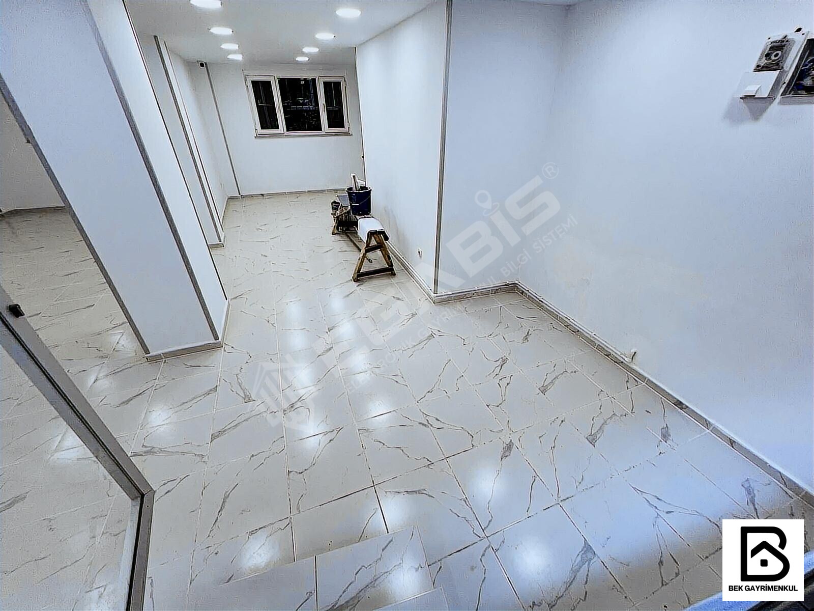 MERKEZİ KONUMDA KİRALIK 75 M2 CEPHESİ GENİŞ TERTEMİZ DÜKKAN - 9