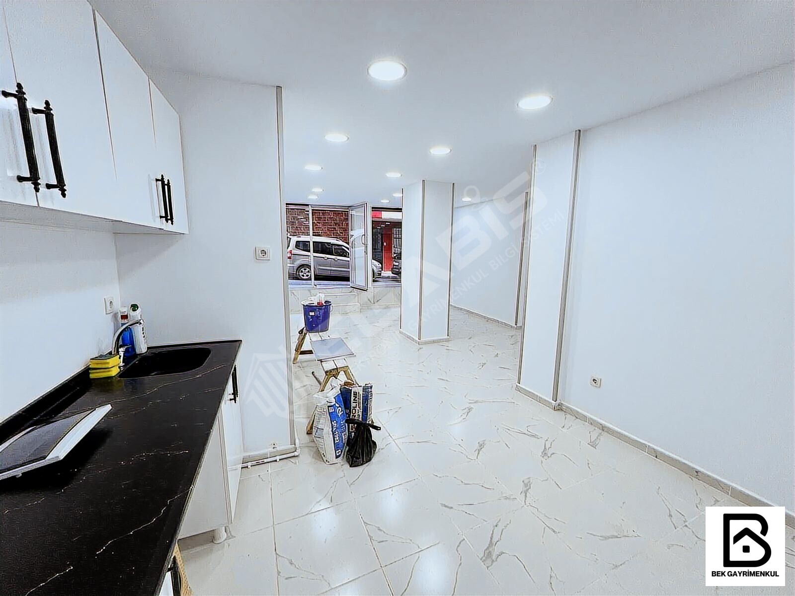 MERKEZİ KONUMDA KİRALIK 75 M2 CEPHESİ GENİŞ TERTEMİZ DÜKKAN - 21