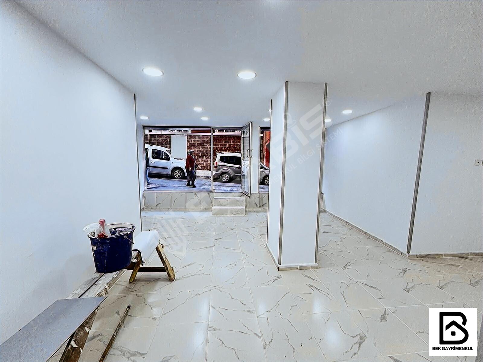 MERKEZİ KONUMDA KİRALIK 75 M2 CEPHESİ GENİŞ TERTEMİZ DÜKKAN - 22