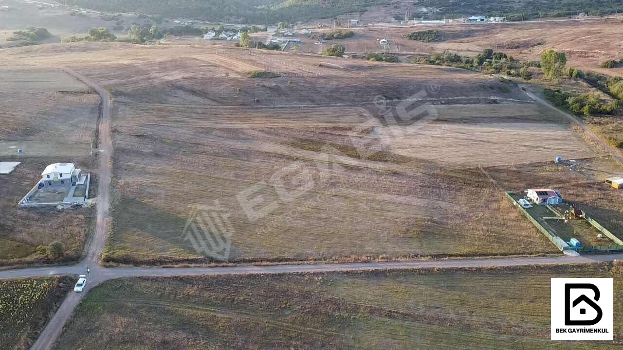 KUTLUCA'DA SATILIK 3511 M2 KÖŞE PARSEL 124 M2 CEPHELİ % 5 İMARLI - 2