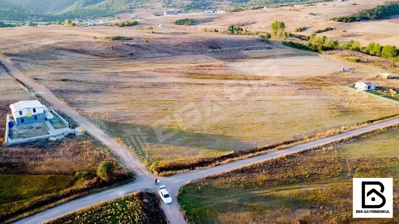 KUTLUCA'DA SATILIK 3511 M2 KÖŞE PARSEL 124 M2 CEPHELİ % 5 İMARLI - 4