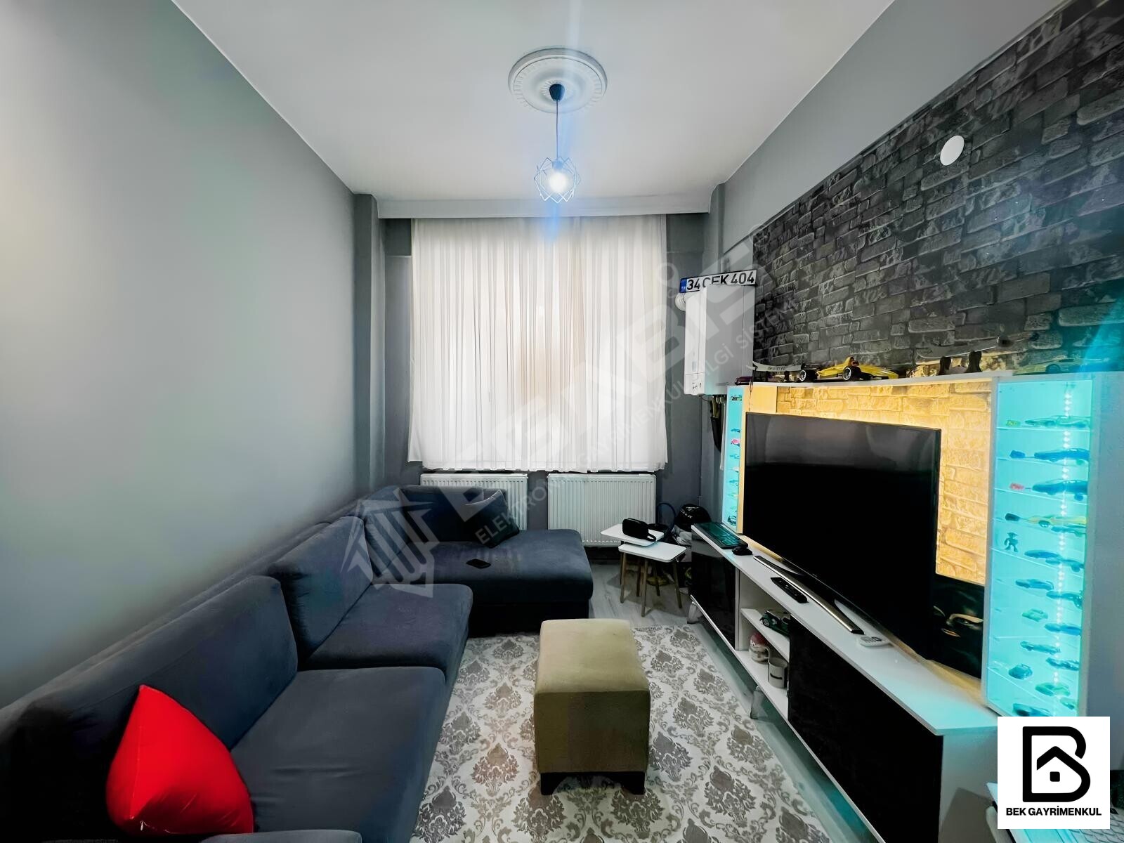 NİZAMİ BİNADA SATILIK 1+1 65 M2 EŞYALI BALKONLU DAİRE - 6