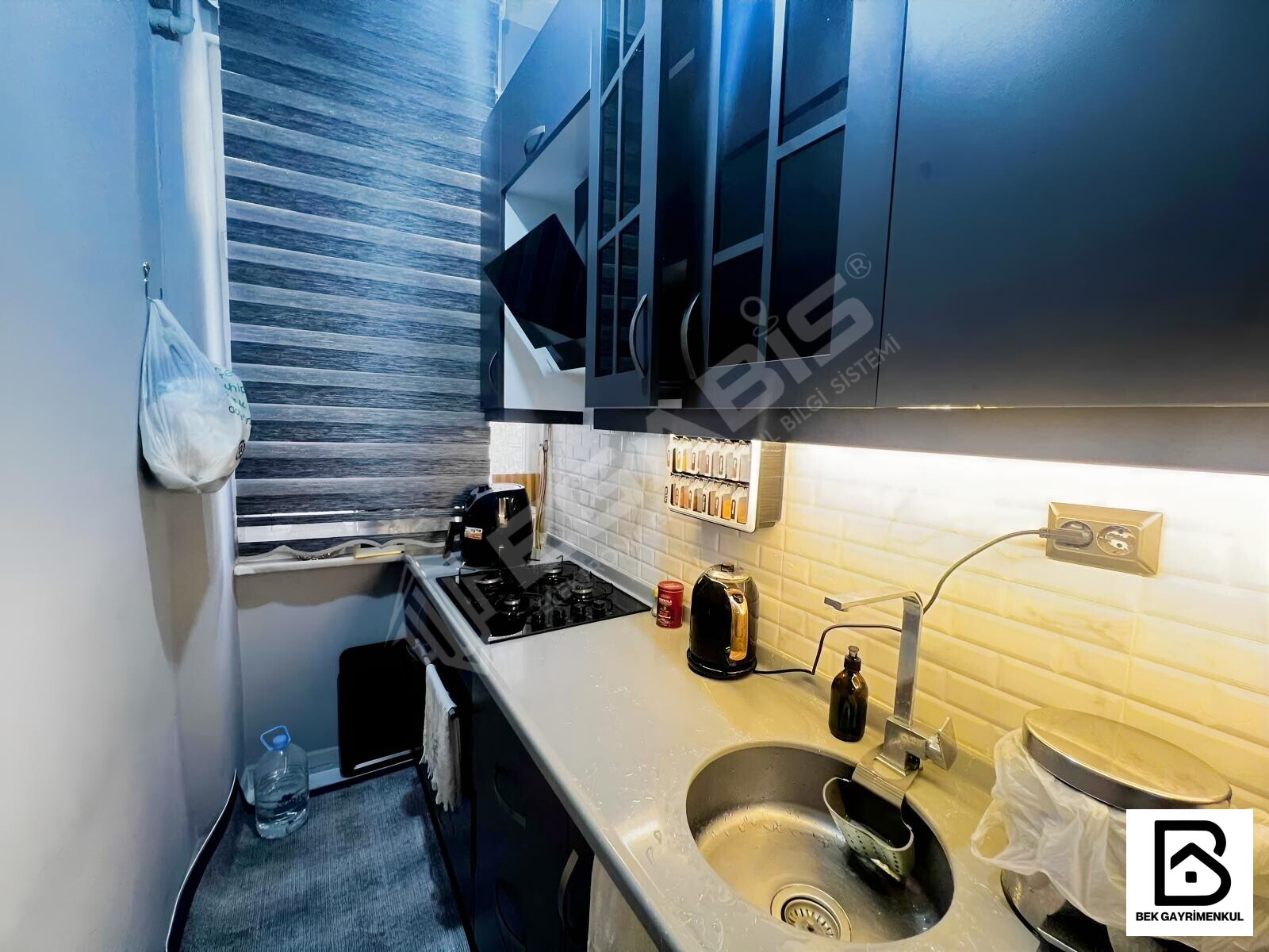 NİZAMİ BİNADA SATILIK 1+1 65 M2 EŞYALI BALKONLU DAİRE - 9