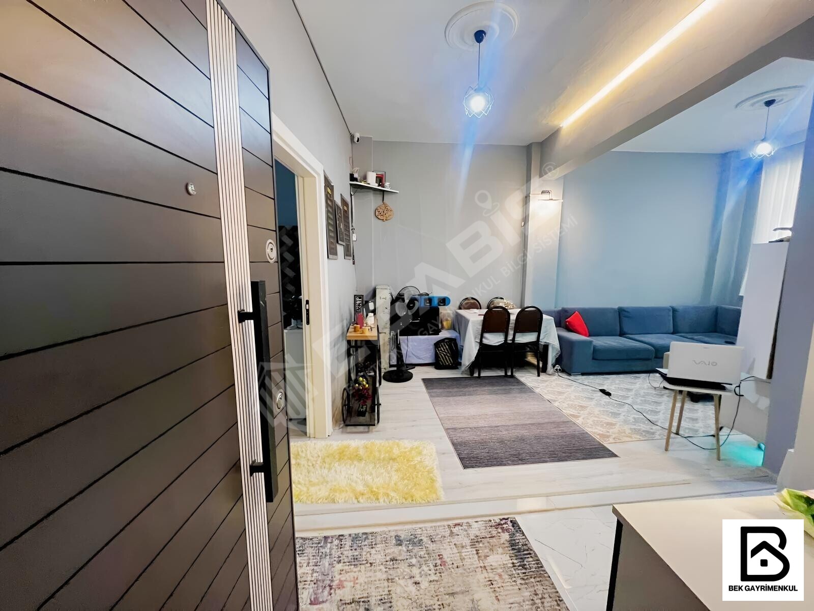 NİZAMİ BİNADA SATILIK 1+1 65 M2 EŞYALI BALKONLU DAİRE - 11