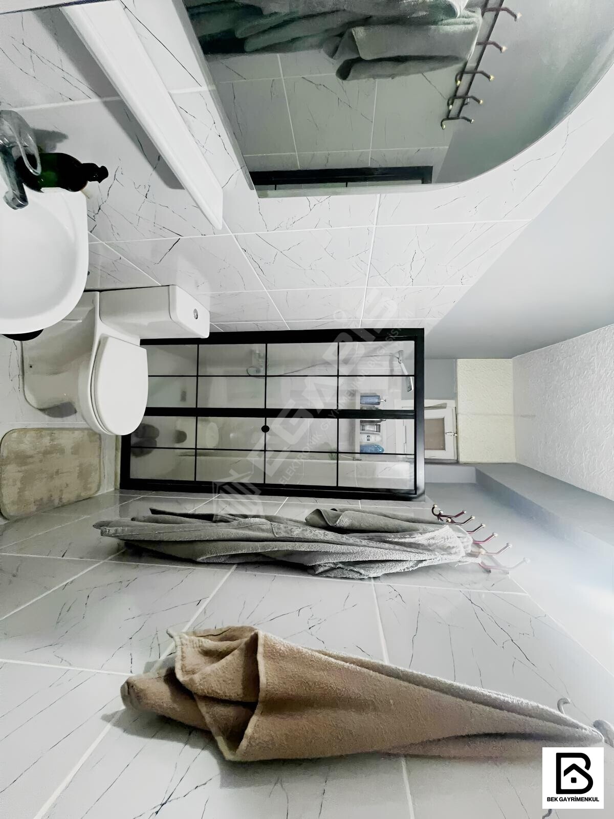 NİZAMİ BİNADA SATILIK 1+1 65 M2 EŞYALI BALKONLU DAİRE - 21