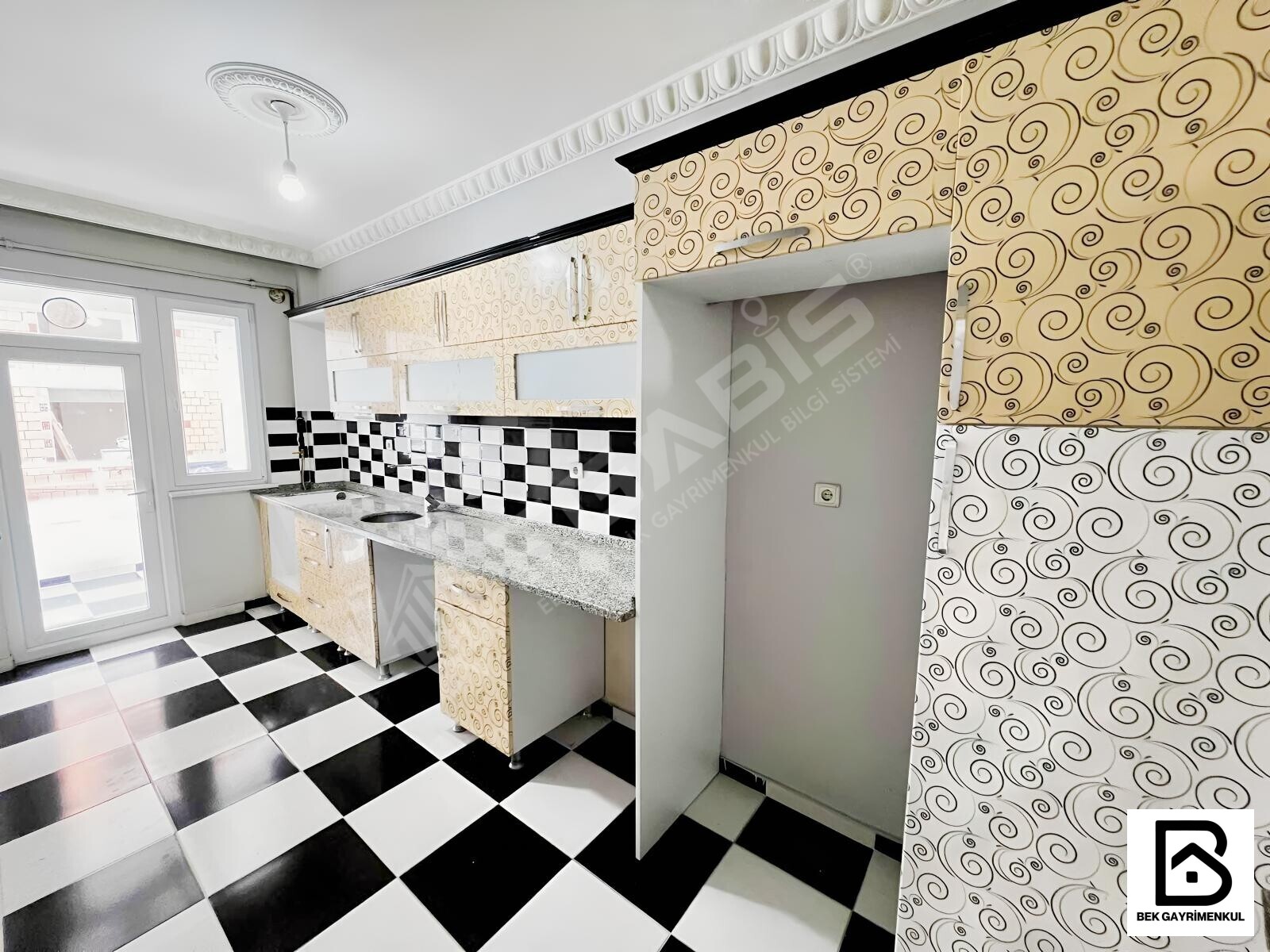 DÖRTYOL MEYDANA YAKIN YENİ BİNADA KİRALIK 3+1 120 M2 2.KAT DAİRE - 7