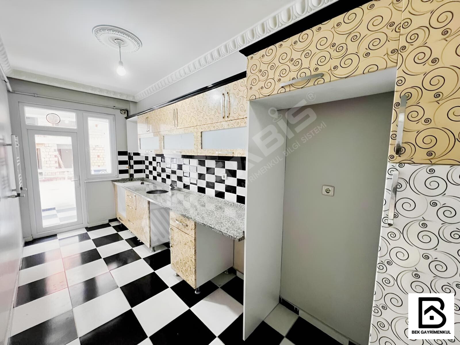 DÖRTYOL MEYDANA YAKIN YENİ BİNADA KİRALIK 3+1 120 M2 2.KAT DAİRE - 8
