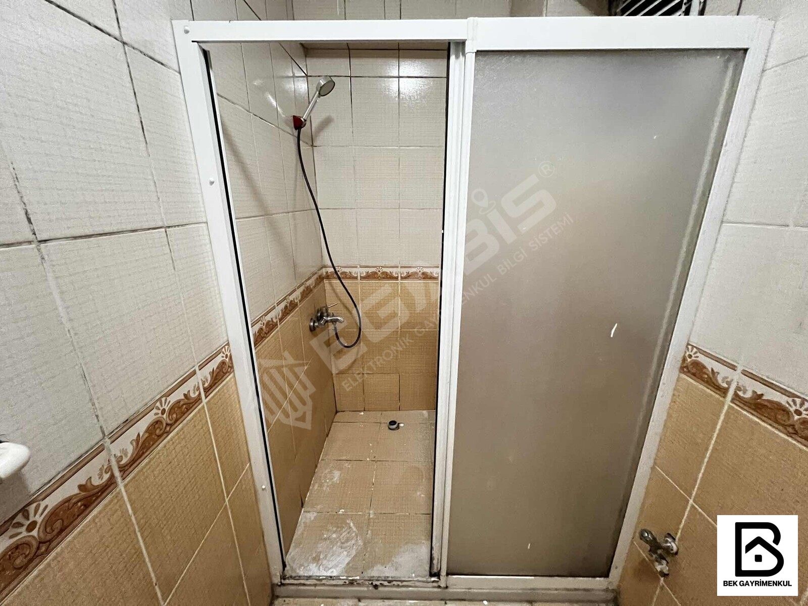 BİRLİK MAH. KİRALIK 3+1 115 M2 1.KAT 2 BALKONLU YENİ BOYANMIŞ - 22