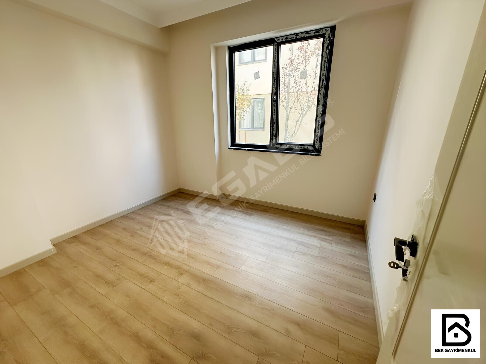 YEŞiLTEPE iLK OKULUNUN KARŞISINDA 3+1 SATILIK EBEVEYN BANYOLU - 24