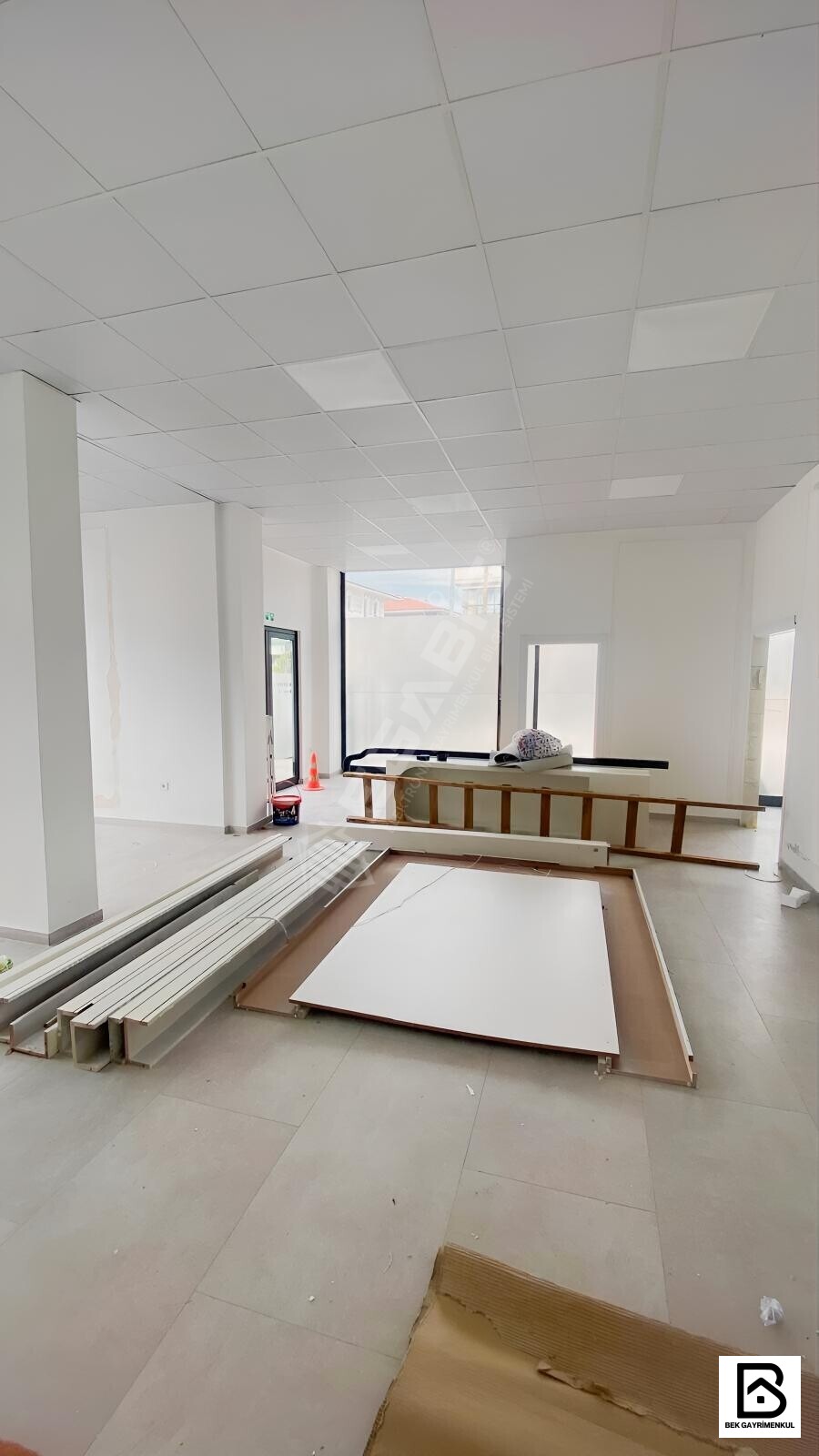 YAZLIKTA 4 OKULUN ARASINDA 150 M2 KiRALIK DüKKAN - 8