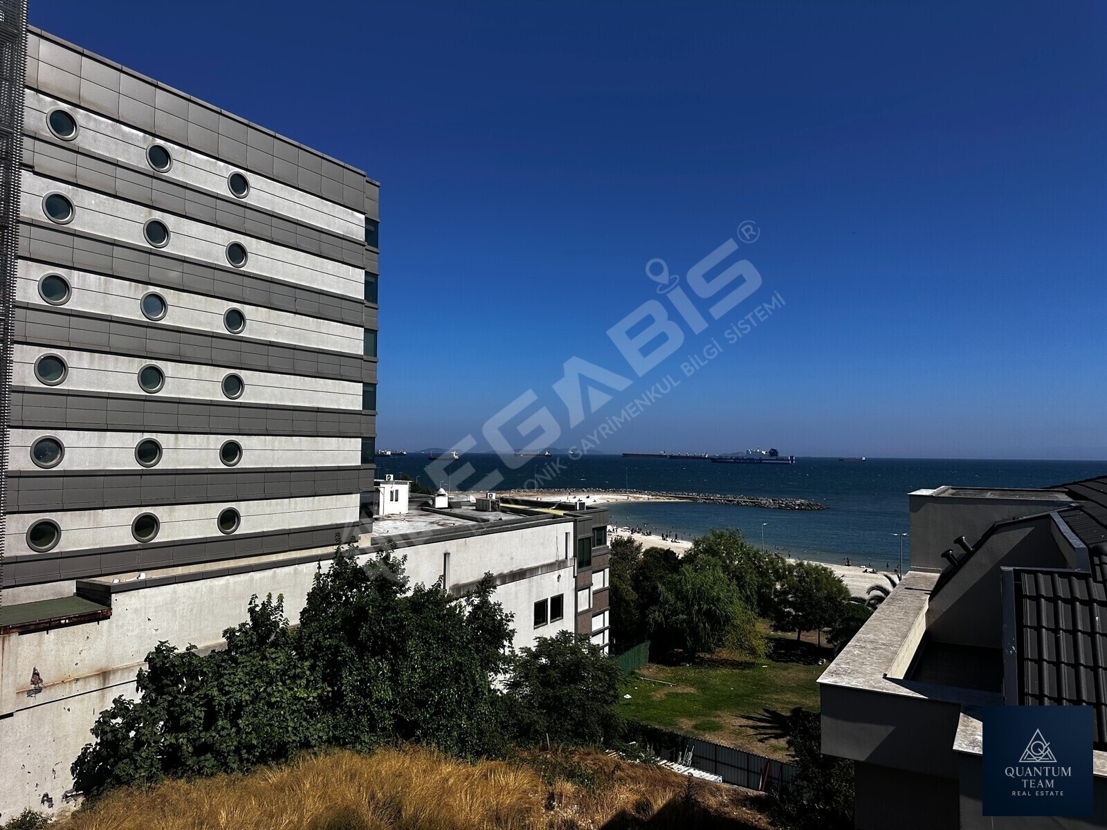 BAKIRKÖY ŞEVKETİYE MAHALLESİNDE EŞSİZ YAŞAM FIRSATI - 4
