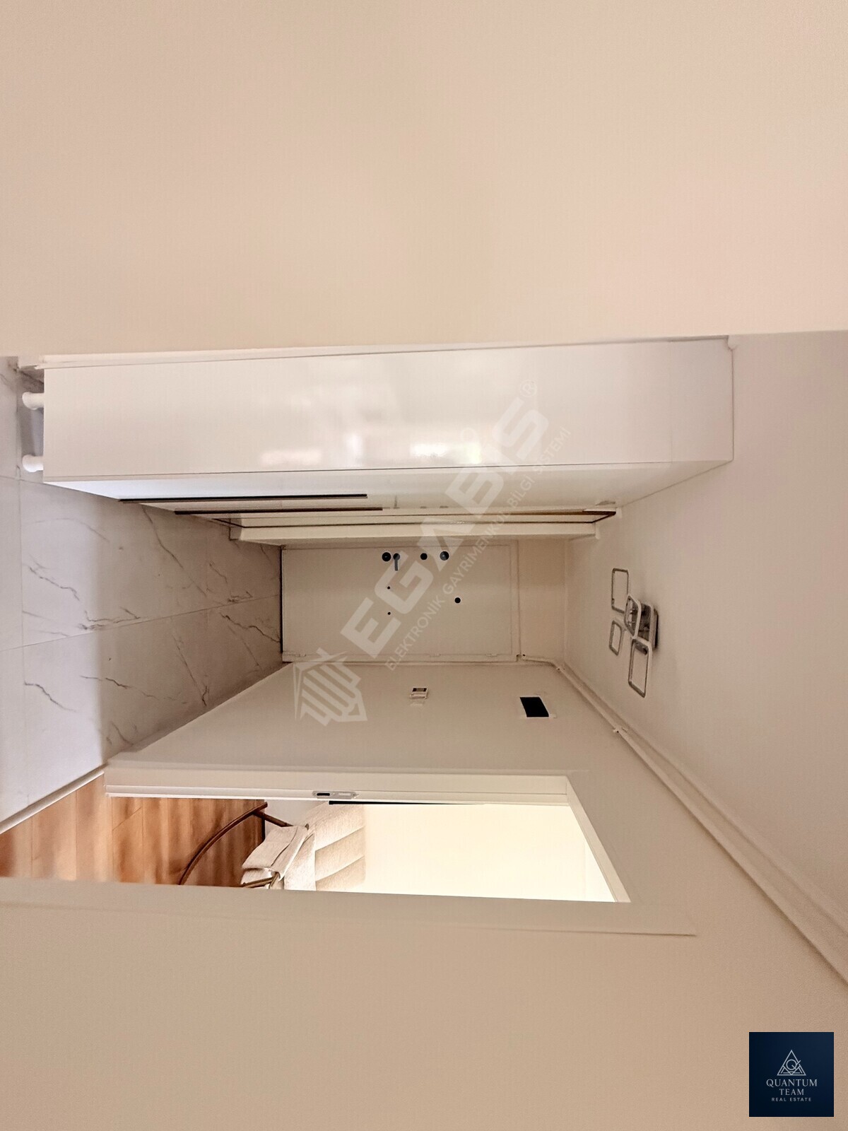 KİRALIK - TARABYA SANATÇILAR SİTESİ BAHÇE KULLANIMLI 3+1 DAİRE - 6